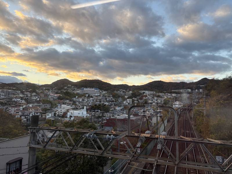 夕日がきれいで坂野多い、ジブリに出てきそうな景観