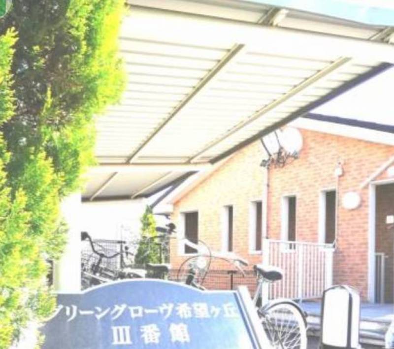 屋根付きバイク置き場＝無料♪