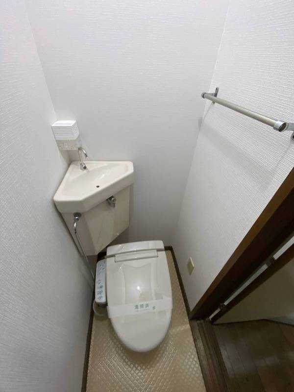 暖房便座、ウォシュレット付きトイレ