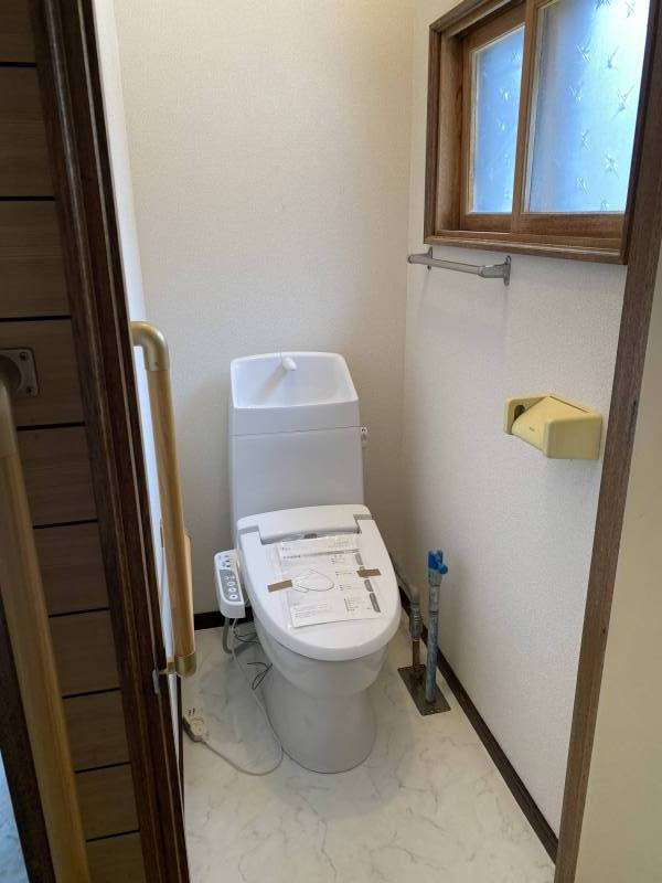 トイレ(新品入替、内装リフォーム済)