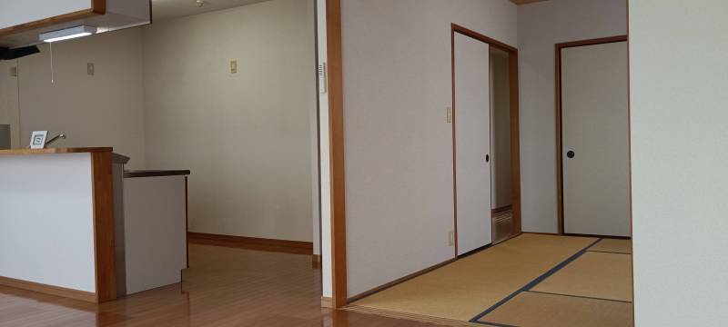 和室はリビングと繋がっていて開放感があります。