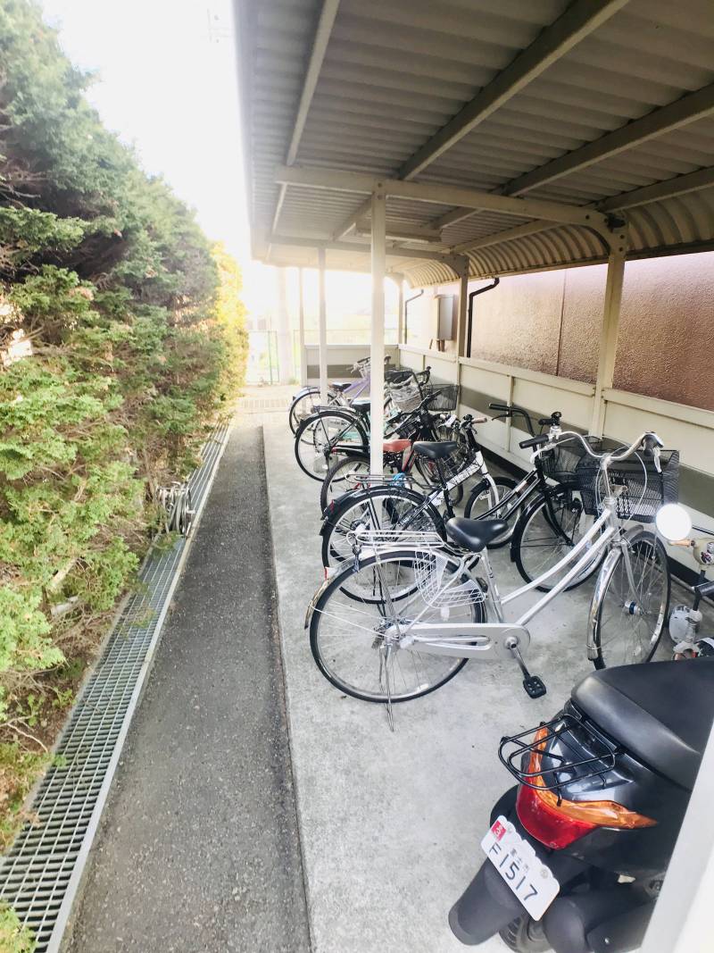 もちろん駐輪場も敷地内にしっかり御座います♪