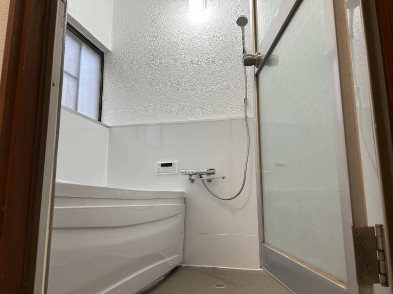 お風呂もキレイにしてます。
バスタブは160センチ