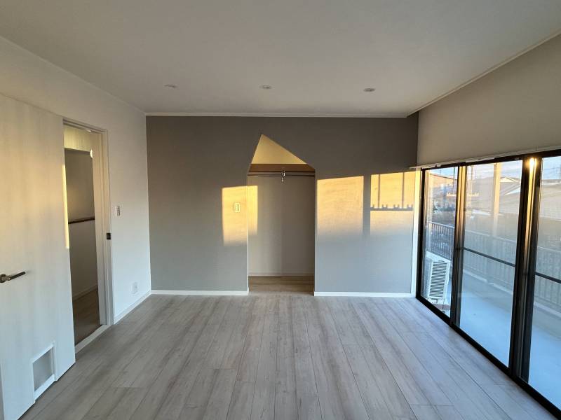 主寝室とウォークインクローゼット