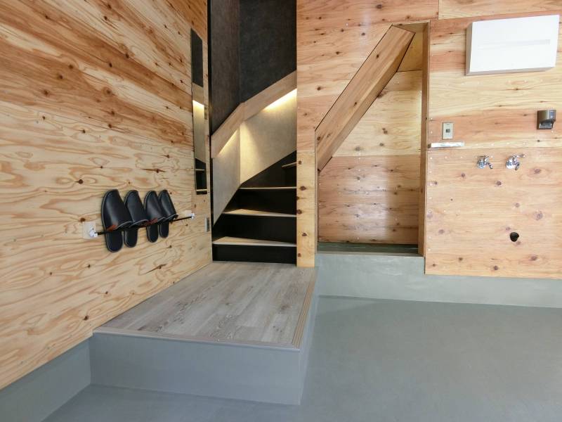 1階の壁にはDIY好きが喜ぶ様々な仕掛けが！