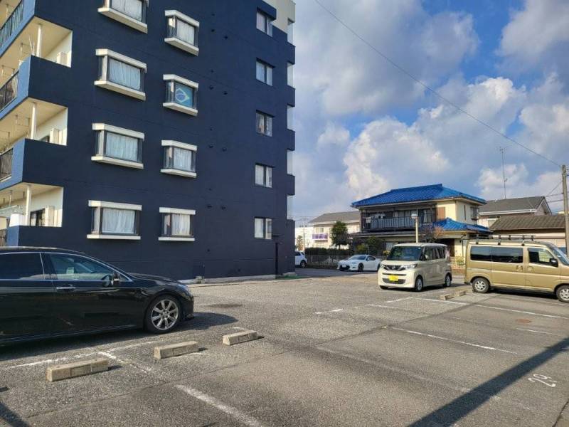 広々として使いやすい駐車場