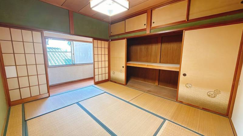 2階の和室　収納も充分です