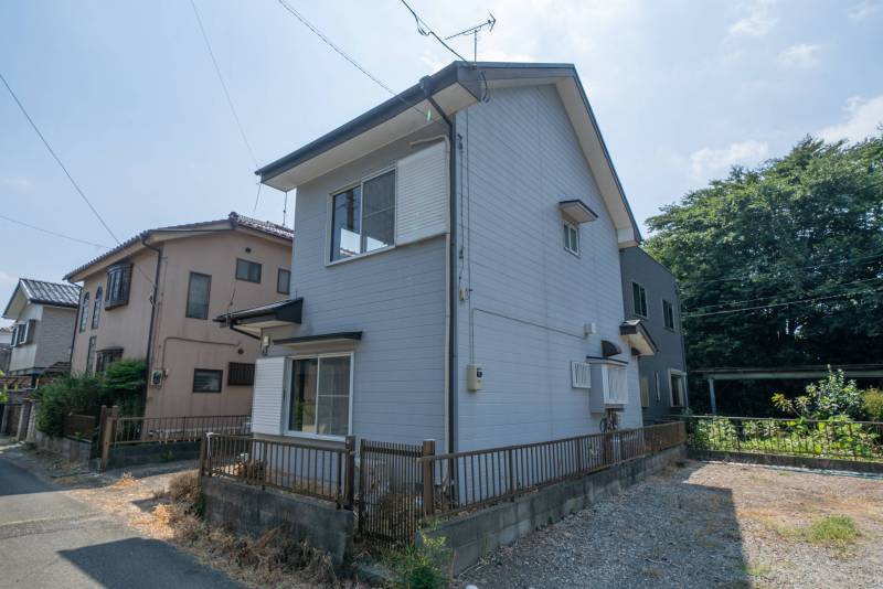 隣家との距離もあり、開放的な物件です