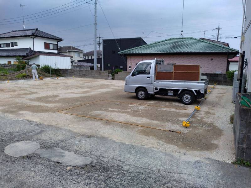 アドミラシオン新町第2駐車場　砂利敷です