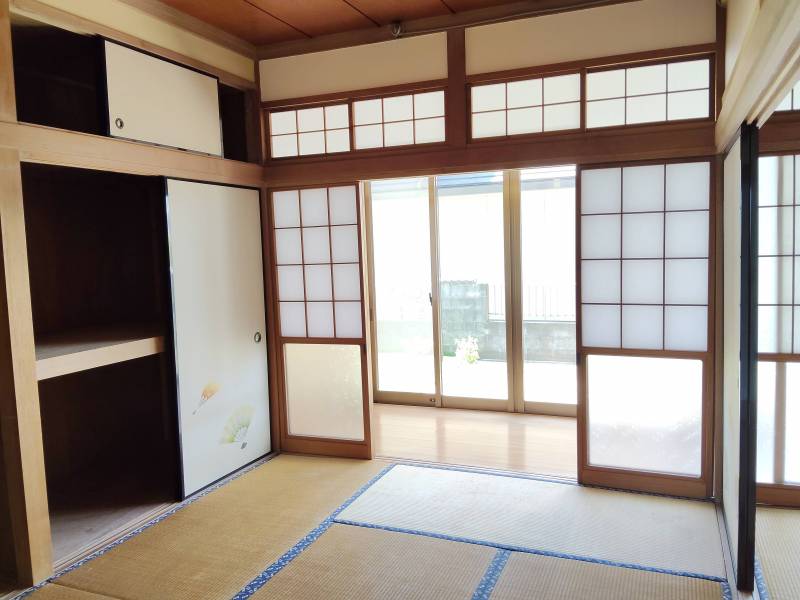 １階中間の和室です。