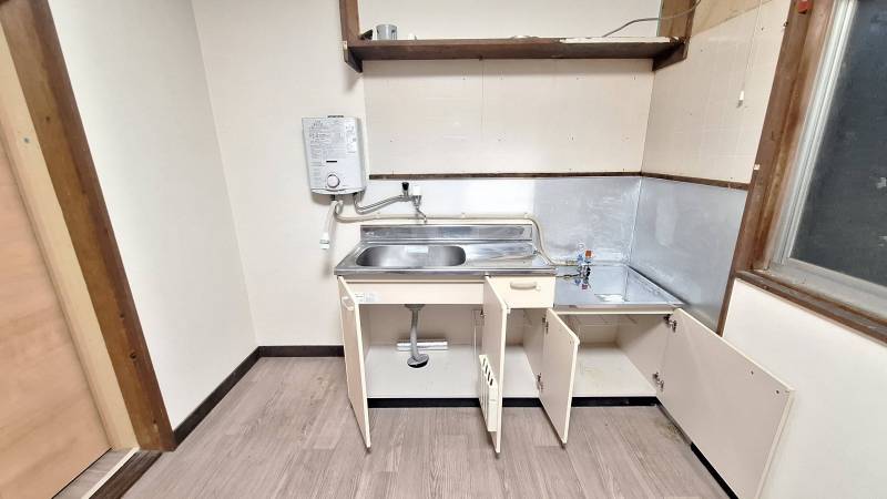 広いキッチンスペースでゆったりできます♪(入居前に清掃予定)