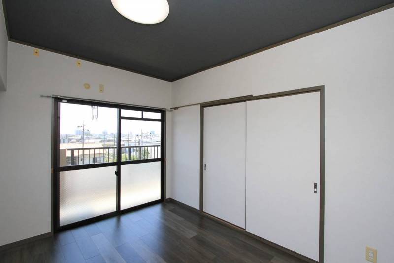 洋室　反対側から