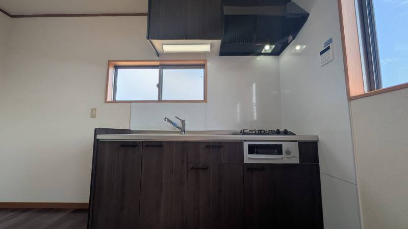 二口ガスコンロ付のシステムキッチン。