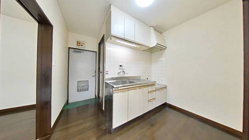 広々としたシンクと調理スペースで料理がはかどります！