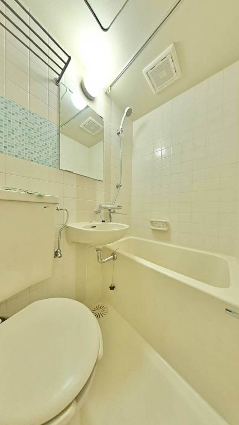 湯はり機能付きの清潔感のあるバスルームです！