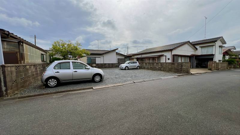 使用する場合は家賃値引き
トラック、ダンプも駐車可能