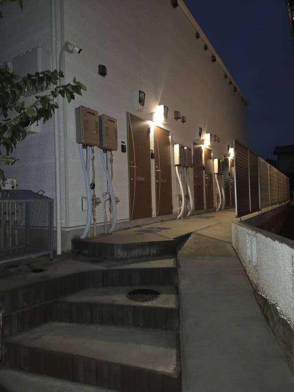 夜でも明かりがあります