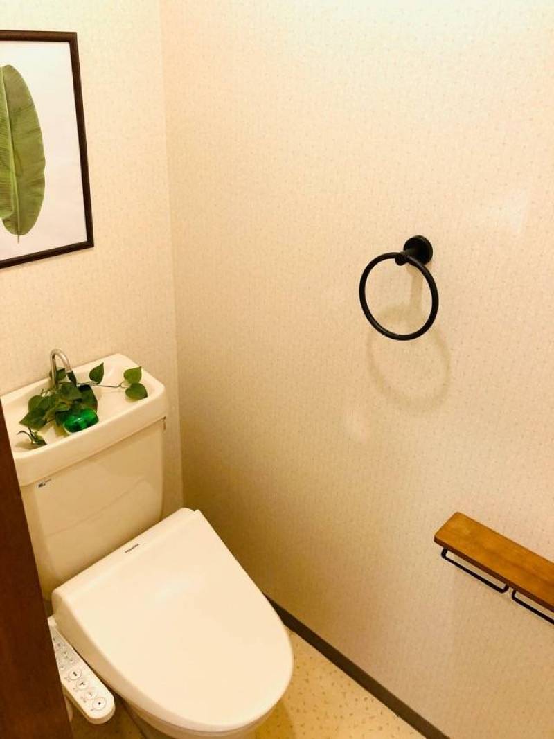 トイレ（温水洗浄便座を新設）