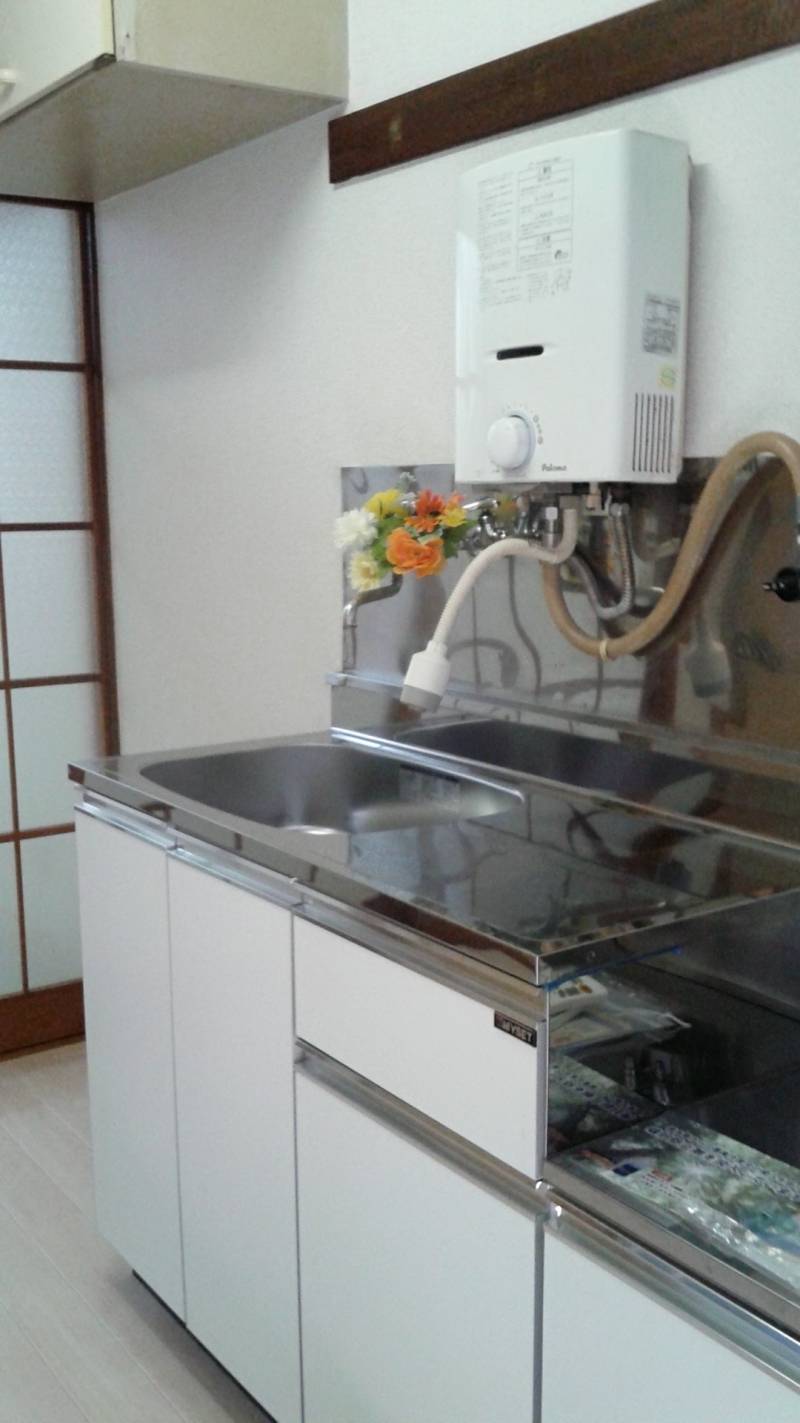 キッチンの流し台も、新品です！