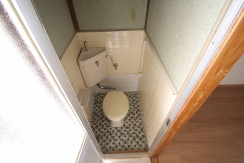 トイレ内で手洗い可。