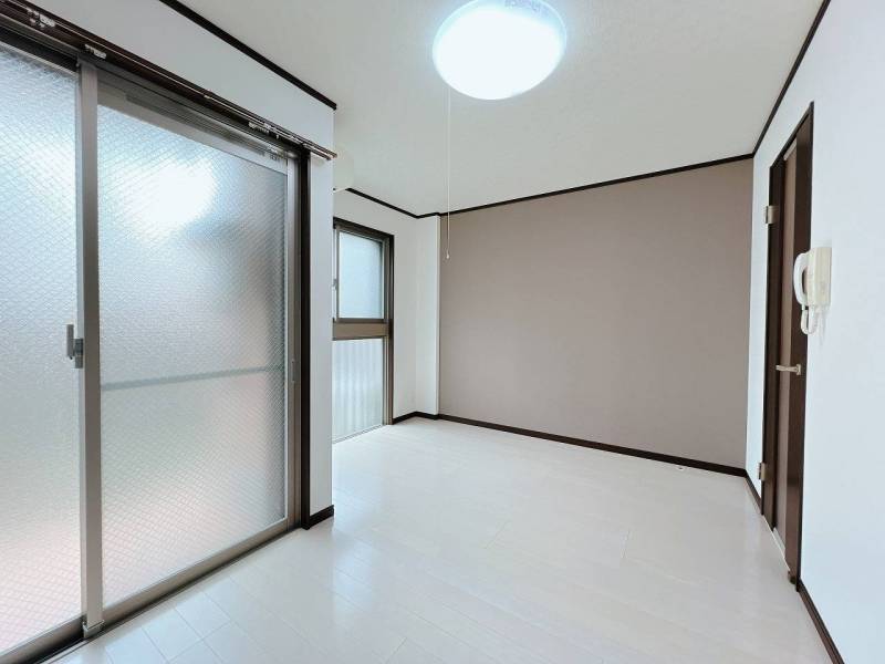 写真は１０３ですが、３０３も同様です