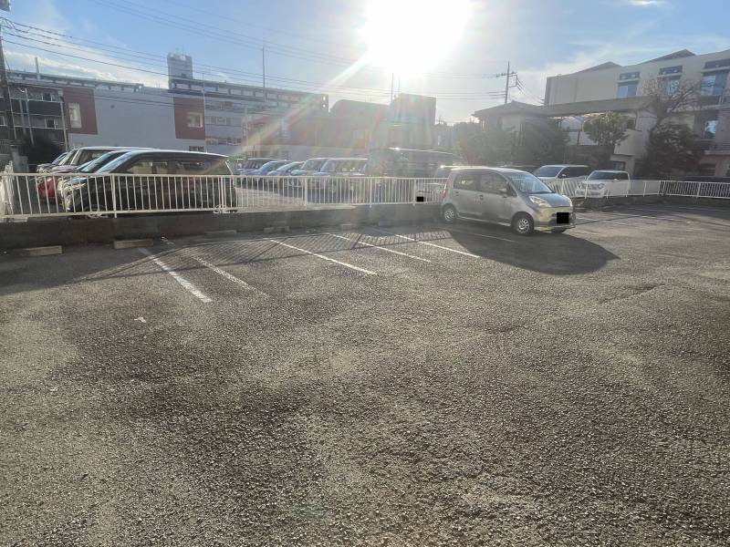 敷地内に駐車場あります