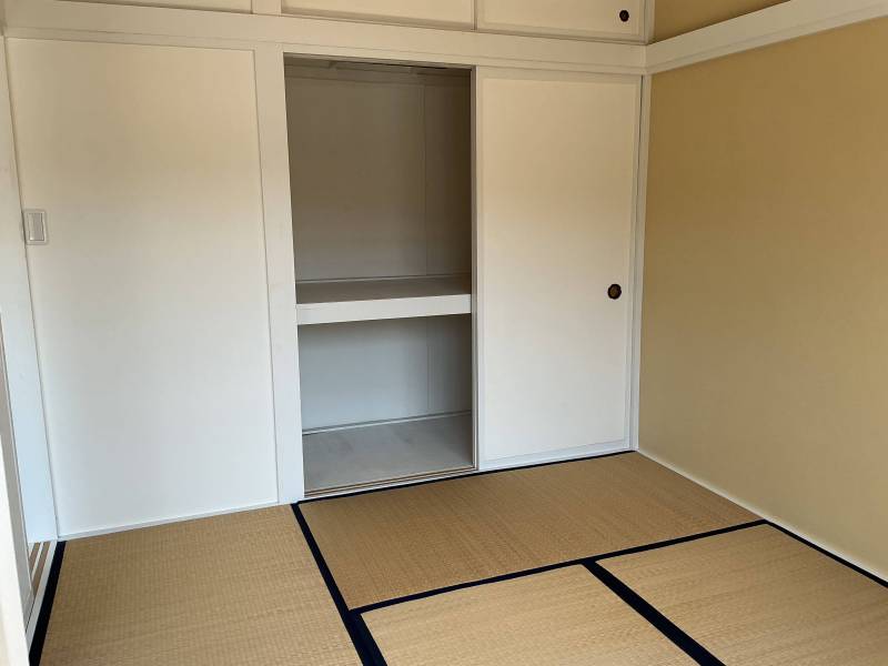 和室は白が基調の明るい空間