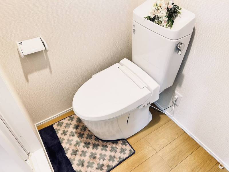 掃除が非常に楽なフチなしトイレ。ウォッシュレット付き