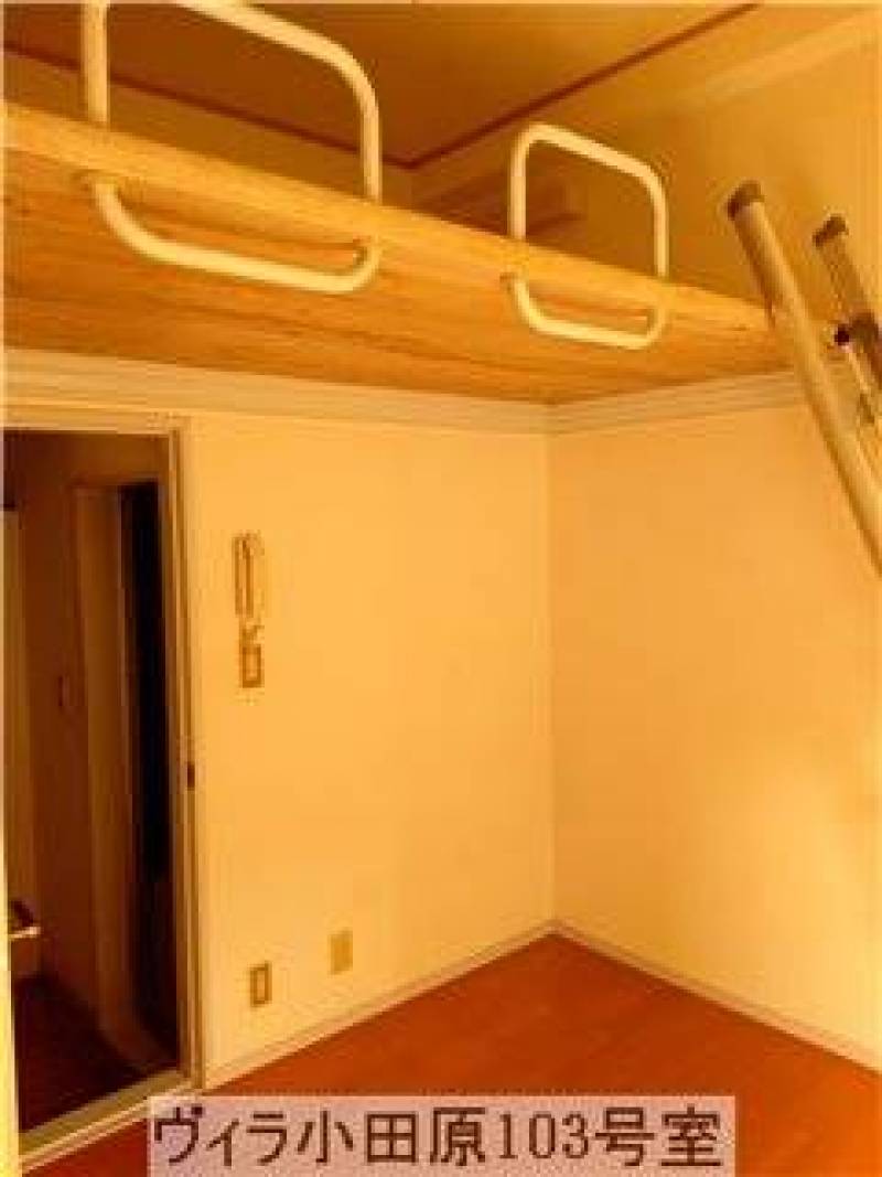 ロフトがついて部屋を広々使えます。