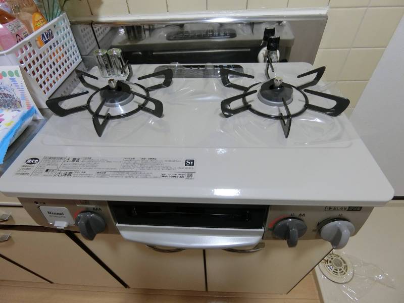 真新しい二口コンロで料理の腕を振るって下さい。