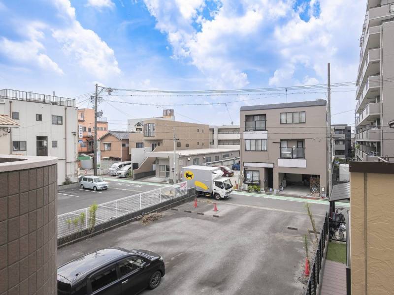 志賀本通の街並みが見えますよ♪