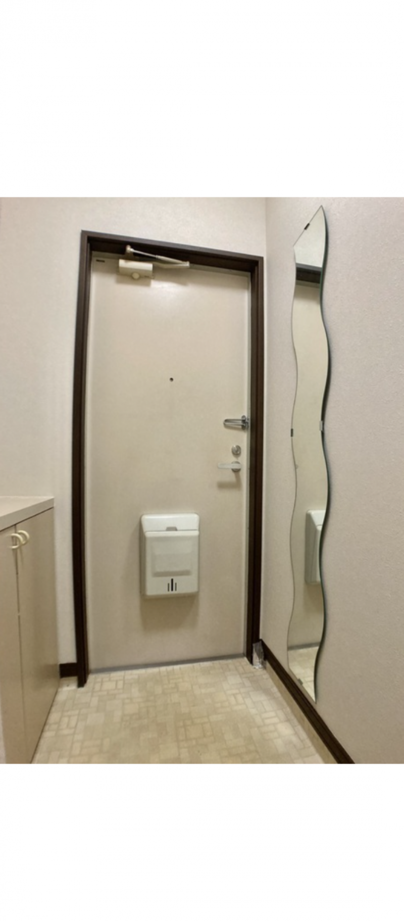 玄関先には姿見ミラー