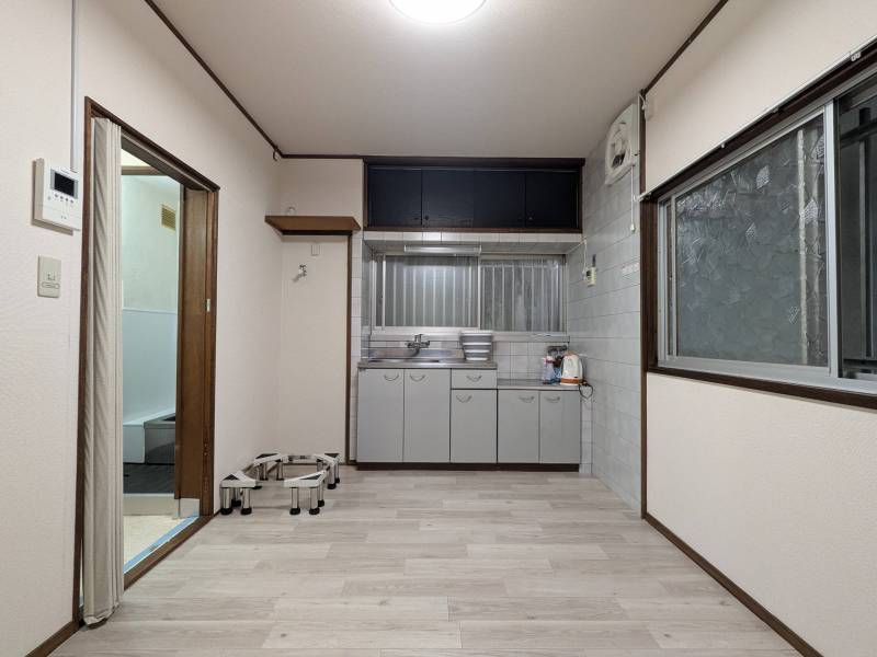 キッチン　シンプルなシンクです 洗濯機置き場あり