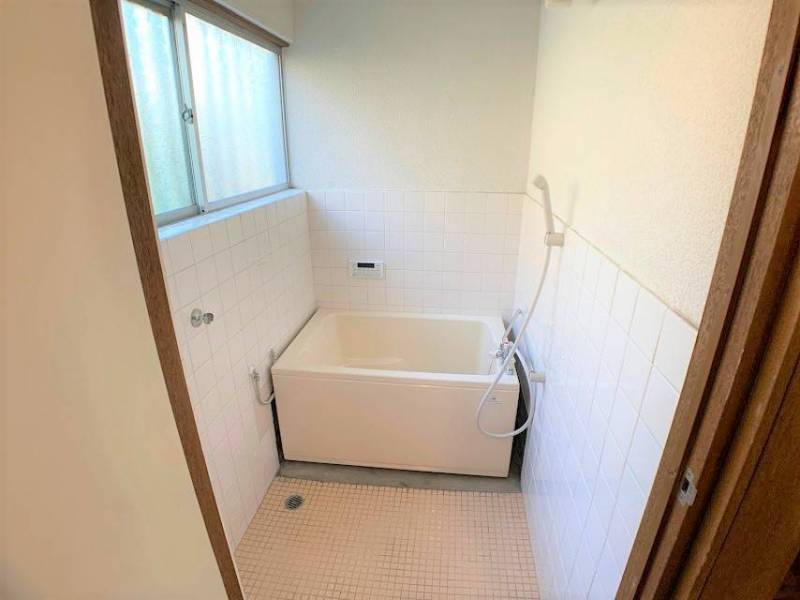 浴槽も新品となっております。