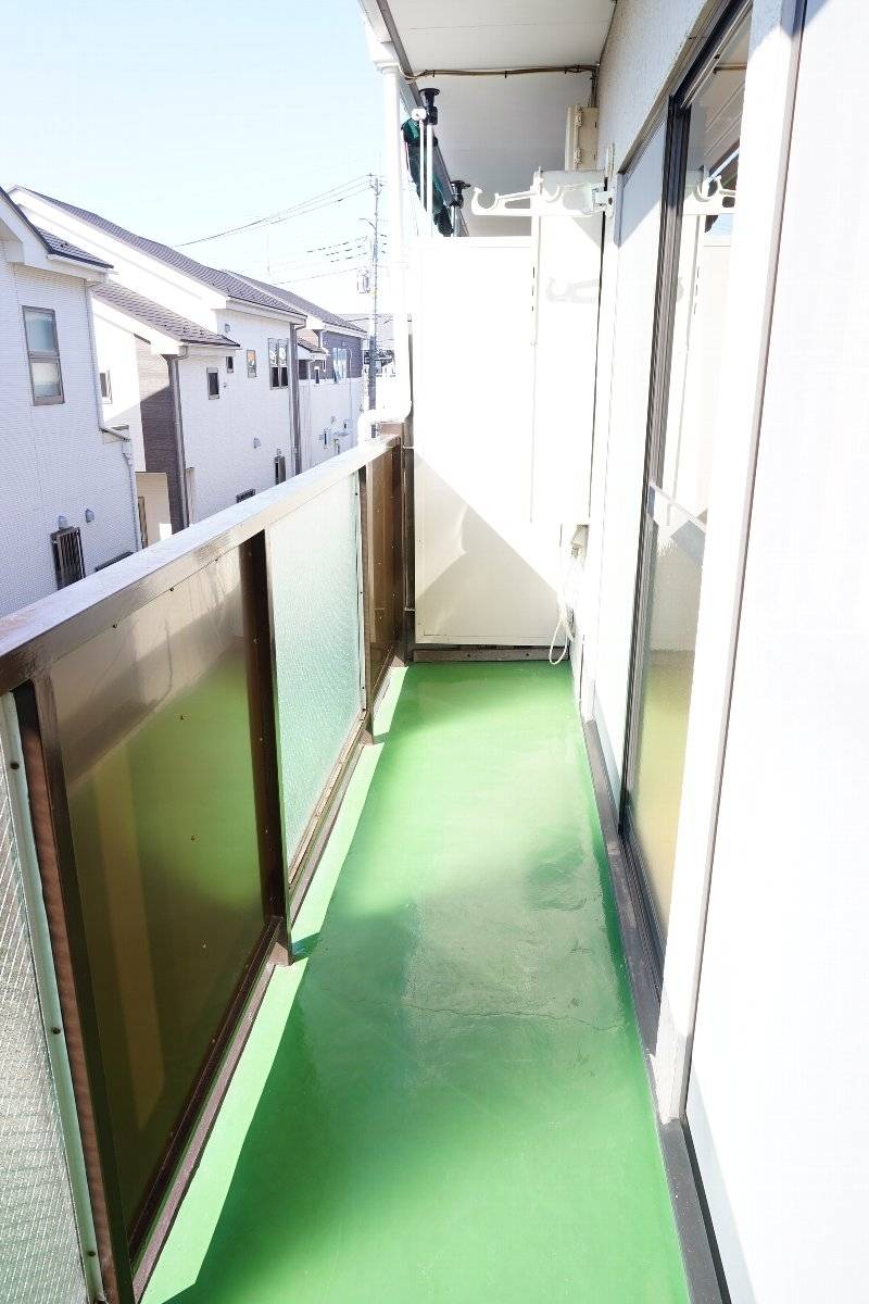 広いベランダ　庇有