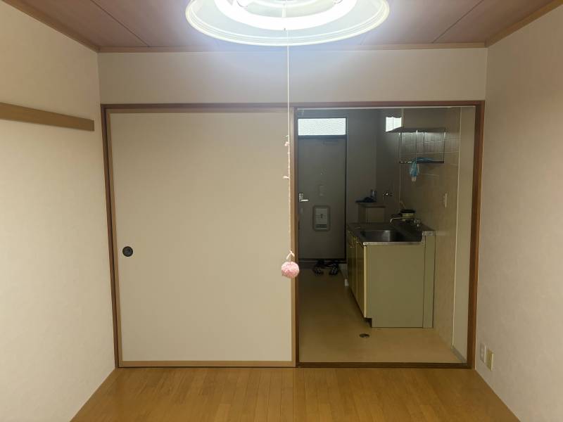 山口市湯田温泉にある便利な１Ｋアパート
壁紙張り替えました