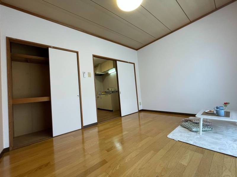 広い収納のおかげでお部屋を広く使えますね♪