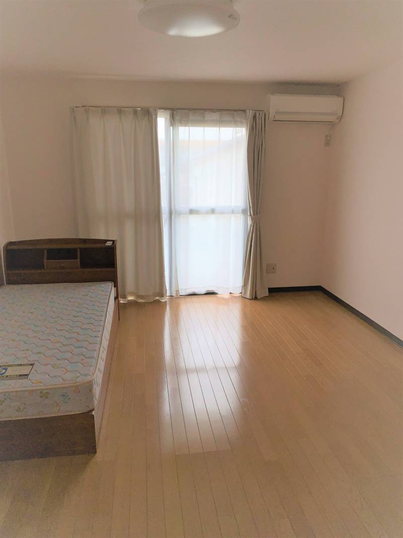 広々ゆったり洋室です