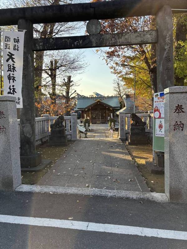お隣は神社でパワースポット至近！