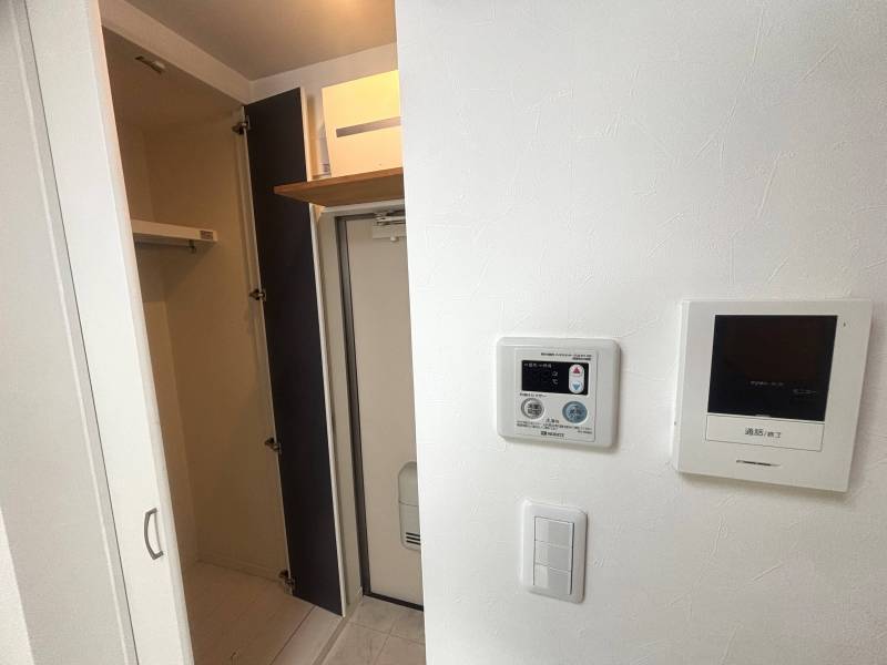 モニター付きインターホンで来客を確認♪