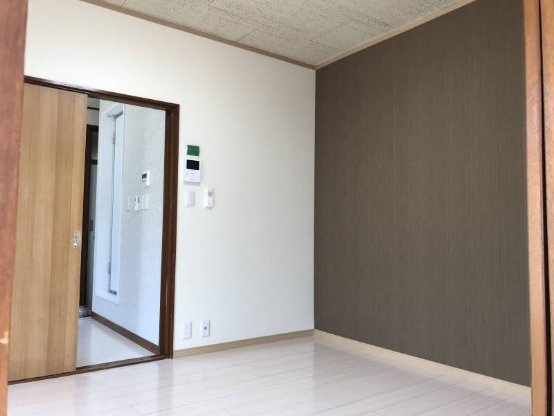 壁紙貼り替えました