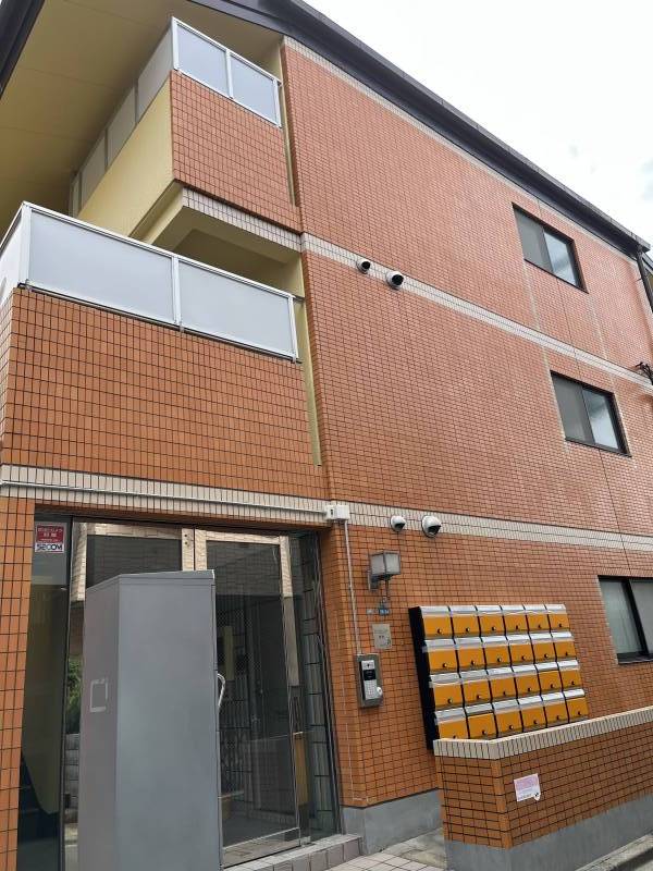 バストイレ別、無料ネット、オートロック、宅配ボックス！
