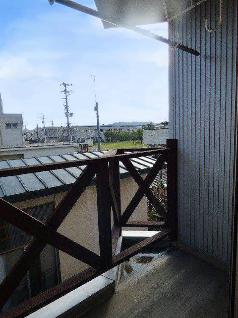 洗濯物もよく乾く、南向きの日当たりの良いバルコニー