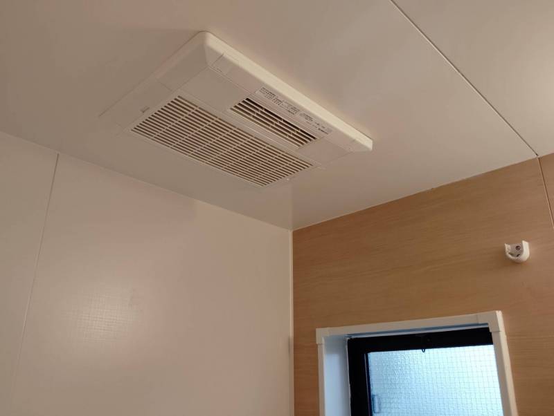 浴室天井の浴室乾燥機