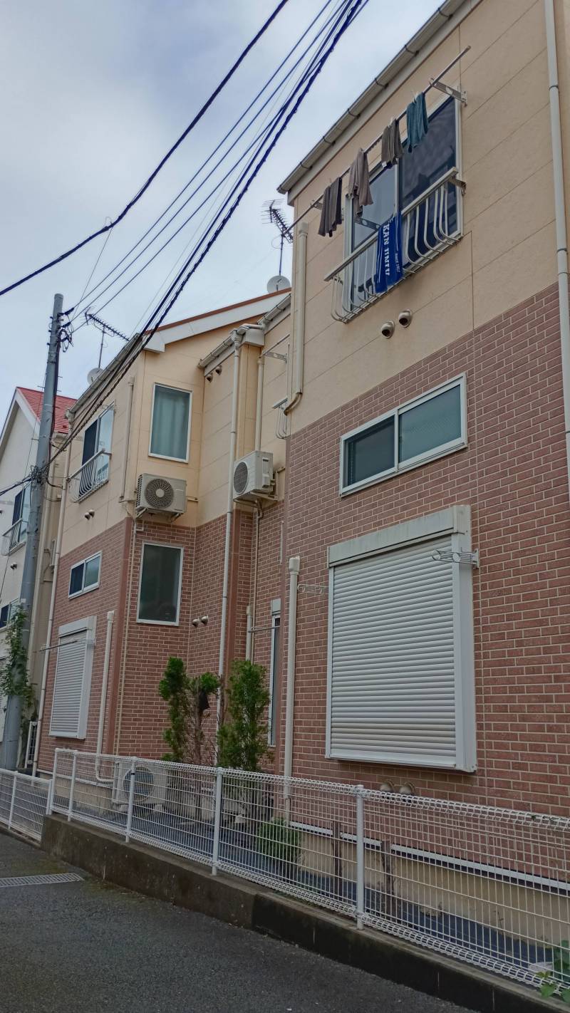 カフェ風外観。NTTフレッツ無料です。