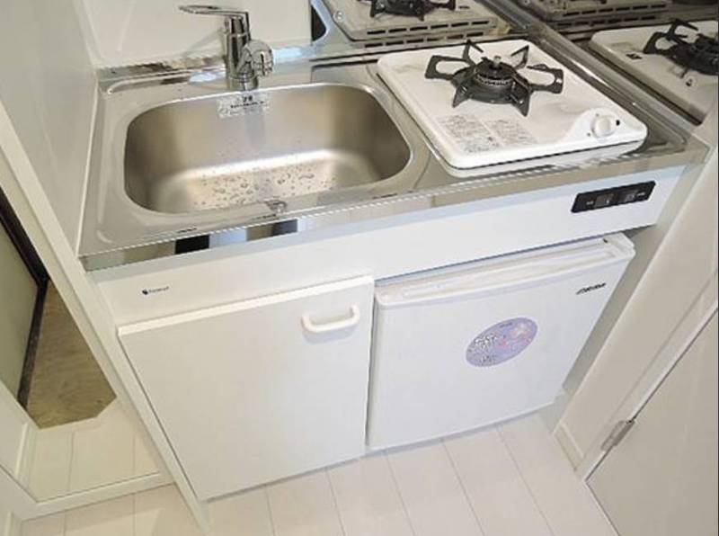 コンパクトな冷蔵庫も備え付け！