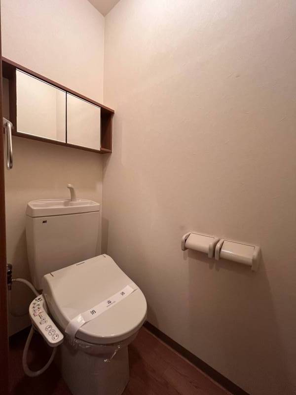 便利なダブルトイレットペーパーホルダー