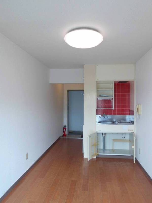 フローリングでスッキリしています