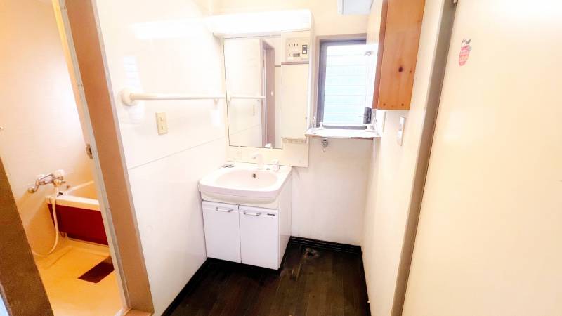 独立洗面台設置してます