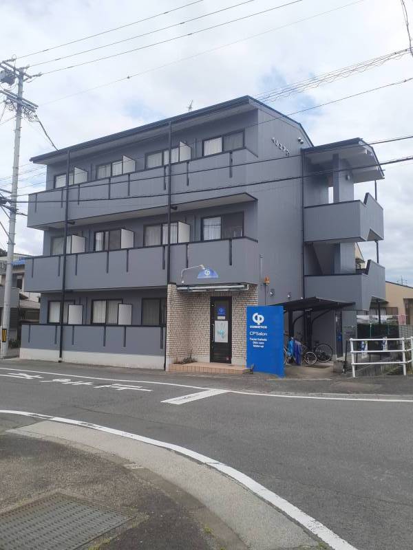 5月末に外壁塗装仕立てでキレイです！！